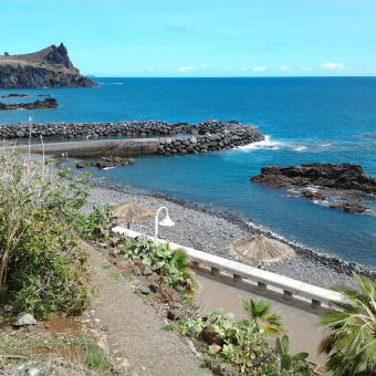 Strand von Reis Magos in Canico del Baixo heute: Die Gewässer um Madeira sind ein Traum für Taucher. Foto: Madeira Diving