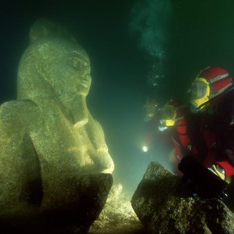 Kolossalstatue des Gottes Hapi: Es ist die bislang größte in Ägypten gefundene Statue einer Gottheit.