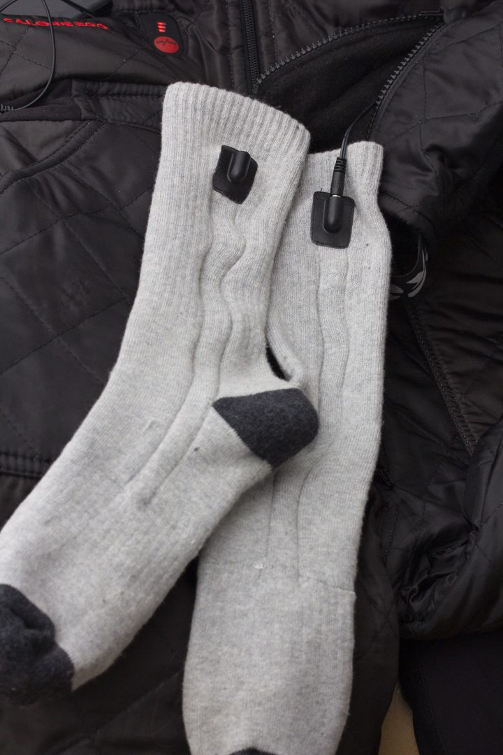 Die beheizten Socken sind ebenfalls sehr warm. Selbst ohne zusätzliche Socken darunter hielten sie dem Härtetest eines Tauchgangs von einer Stunde bei 4°C stand.