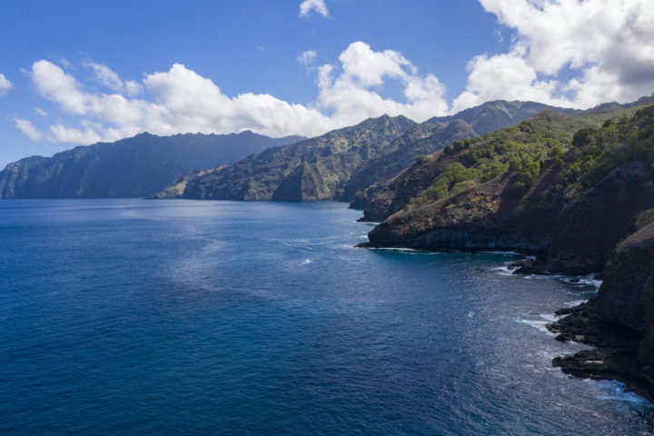 Küstenlinie in Omoa, Fatu Hiva, Marquesas Islands.