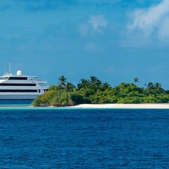 Traumschiff: Die "Explorer“ ist eines der schönsten und schnellsten Tauchschiffe der Malediven. Foto: Ken Seet