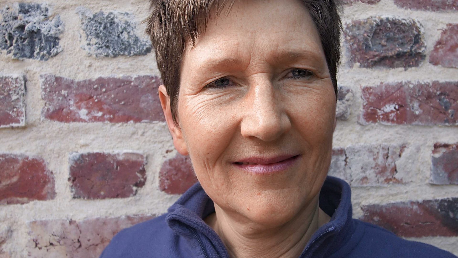 Die Höhlenforscherin Jolanda Spronck kennt keine Angst, nur Neugierde. Seit 2011 erforscht sie die Pozo-Azul-Höhle. Eine Frau mit Abenteuer im Blut.