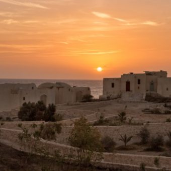 Sonnenuntergang am "Oasis": Wer die Atmosphäre gemeinsam mit seinem Buddy genießen will, spart momentan 50%. Foto: Werner Lau