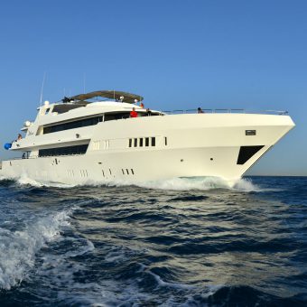 Die MY Blue kreuzt fortan im Roten Meer.