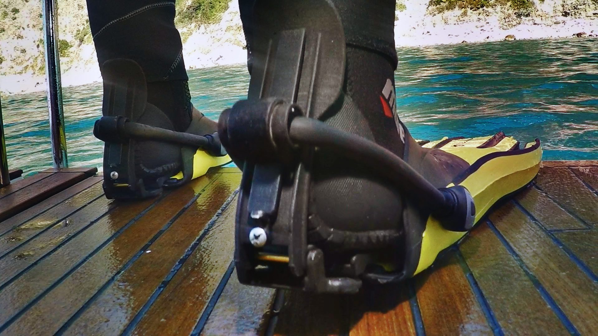 Freihändig in die Flossen steigen: Mit Finclip endlich möglich