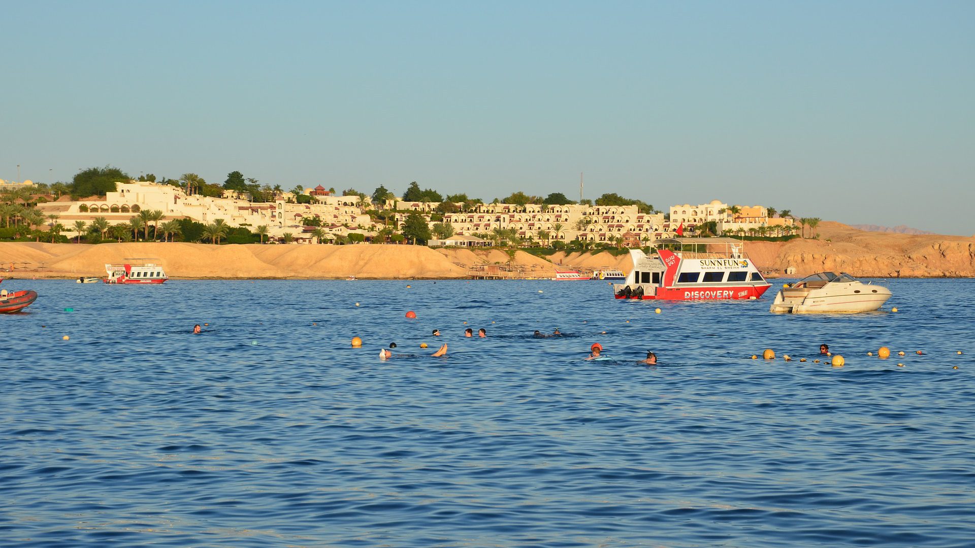 Sharm El Sheik: Ein Paradies für Taucher und auch für alle anderen Urlaub. Ab 02. Juli 2016 ist die Destination wieder Non-Stop ab Europa erreichbar.
