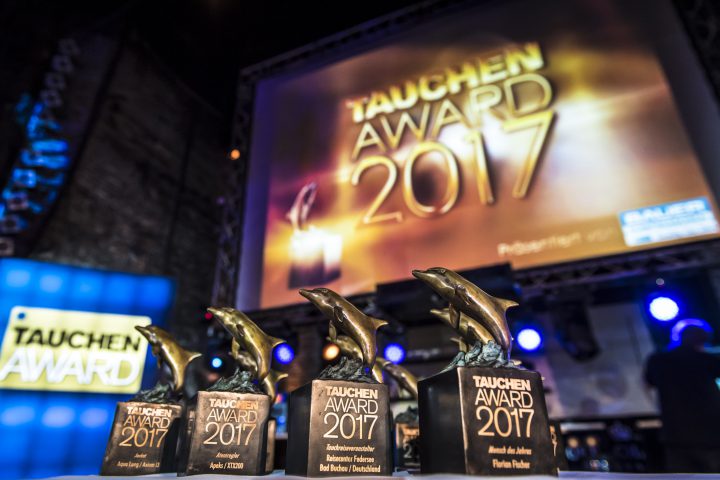 Die goldenen Delfine sind die Oscars der Tauchbranche. Foto: Stefan von Stengel