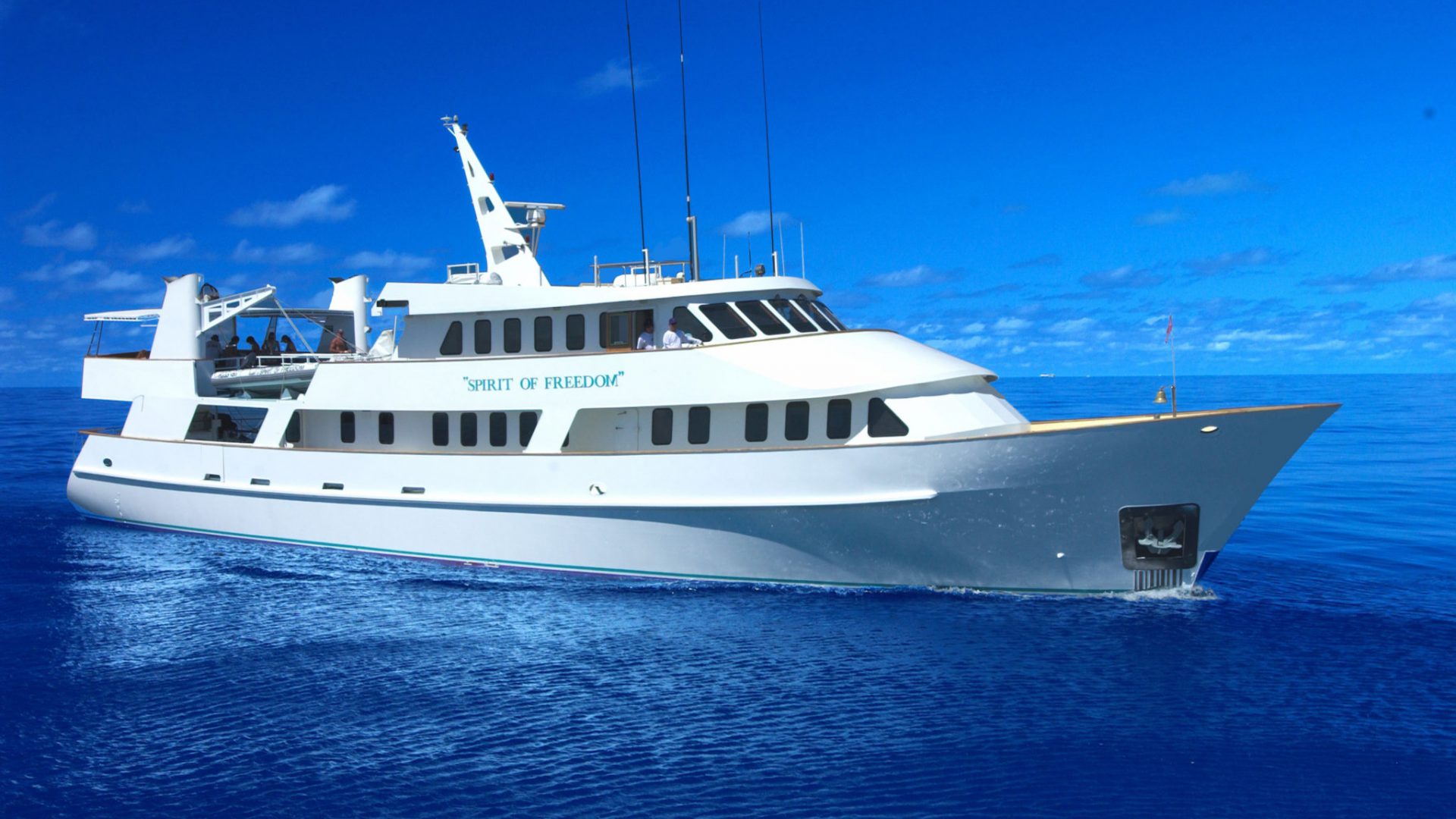 Die Spirit of Freedom: Eines der größten und komfortabelsten Liveaboards in Australien.