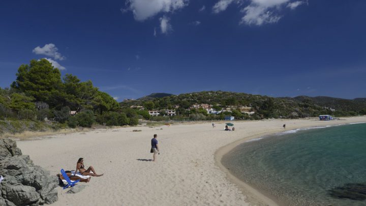Strand bei Geremeas: Wirklichkeit gewordener Fernwehtraum gestresster Mitteleuropäer.