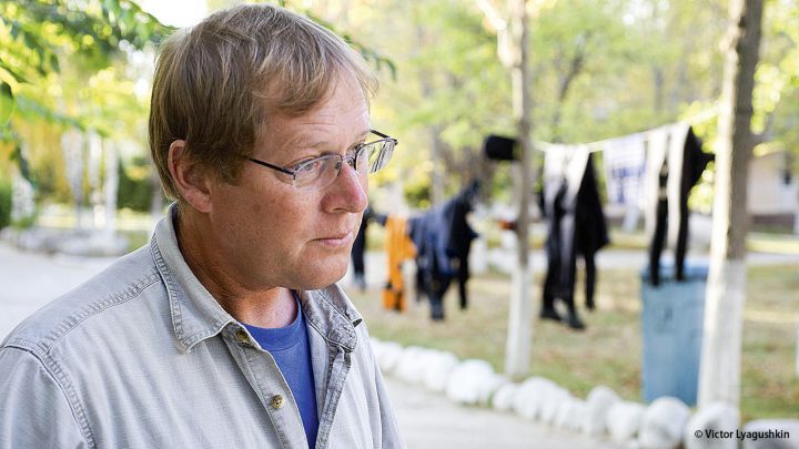 Der Direktor: Dr. Fredrik Hiebert ist der Direktor des »Issyk-Kul Archaeological Project«. Der ­Archäologe für National Geographic hat bereits Ausgrabungen entlang der alten Seidenstraße in der Türkei, Iran, Turkmenistan, Afghanistan, Uzbekistan, der Mongolei und Kirgisistan durchgeführt.