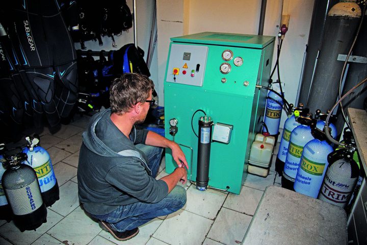 Luft-Check - selbstgemacht ... Maßnahmen ... Hat man Zweifel an der Qualität der Füllanlage, so sollte man auf einen Blick hinter die Kulissen bestehen.