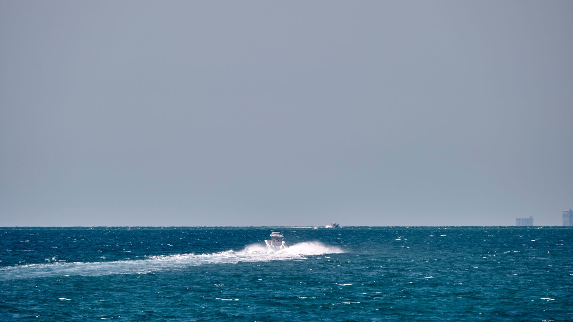 Boot fährt weg