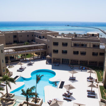 Breakers Diving & Surfing Lodge